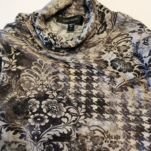 Karen KANE KNIT TURTLENECK. Very Stretchy, Unknown Material, Long Sleeves